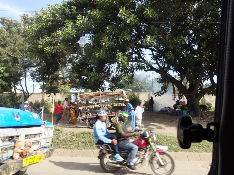 ontheroadtolakemanyara.jpg